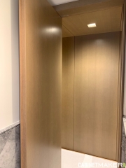 INTEGRATED DOOR