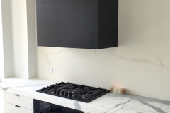 WHITE AND BLACK KITCHEN