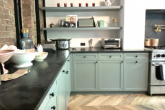 GREEN KITCHEN WITH SHAKER DOORS