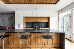 CONTEMPORARY-KITCHEN-WHITE-AND-OAK